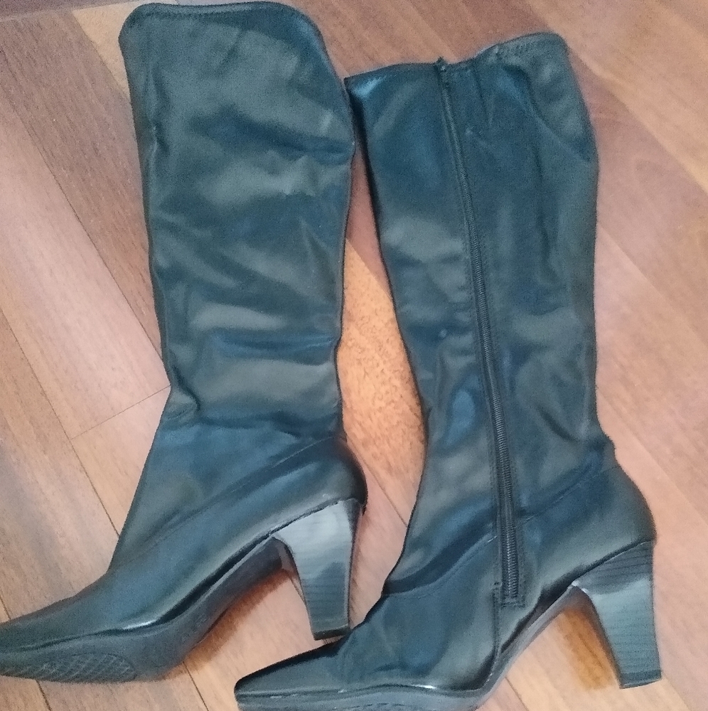 Aerosoles black knee boots